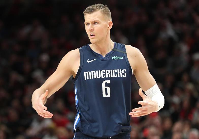  东契奇超神发挥独行侠轻取开拓者