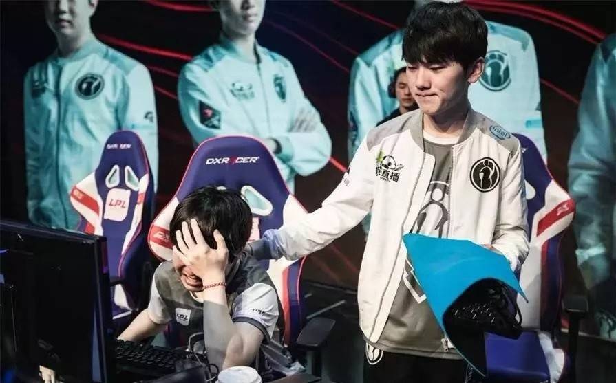  新生代电竞选手横空出世强势夺冠  