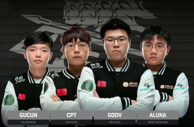  电竞选手刻苦训练备战国际大赛